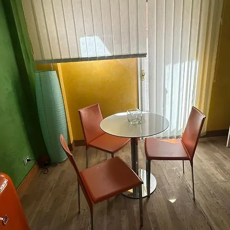 Urban House Apartment *